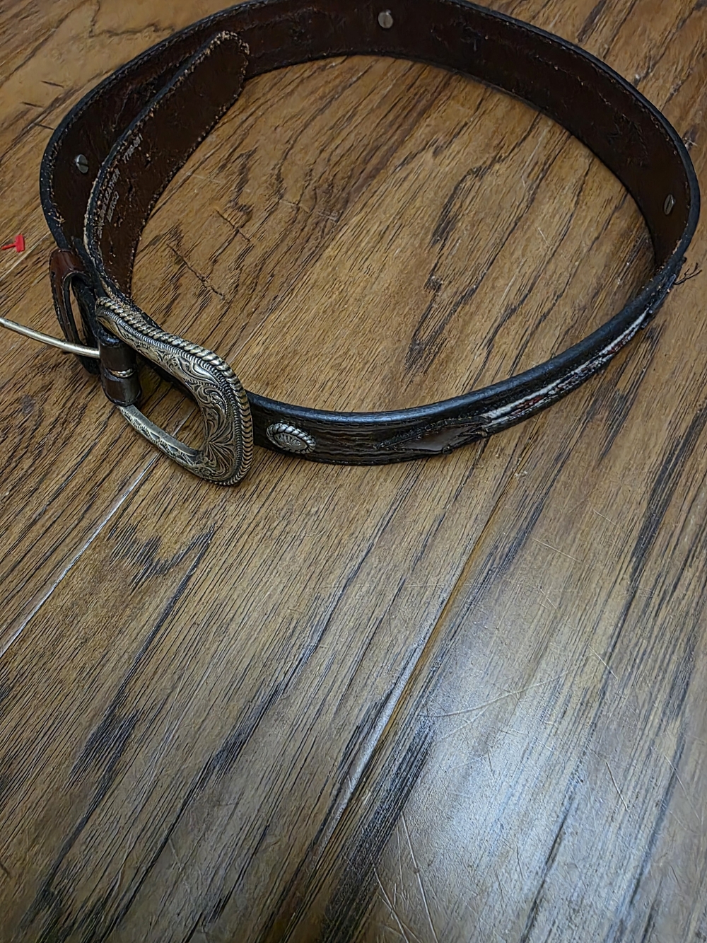 Brown Leather Men’s Belt with Western Buckle
